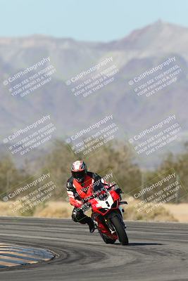 media/Dec-04-2025-Racers Edge (Thu) [[5ebc9f124d]]/3-B Group/1-Session 1 (Turn 7)/